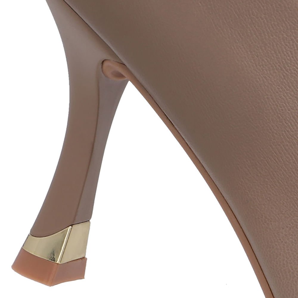 Scarpin Marrom Couro Bico Fino Detalhe Recorte Marrom 4