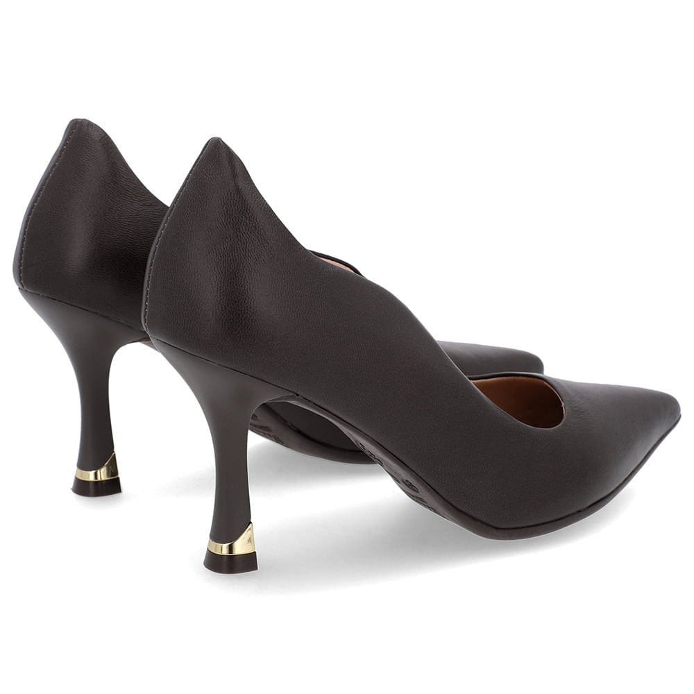 Scarpin Marrom Couro Bico Fino Detalhe Recorte Marrom 3