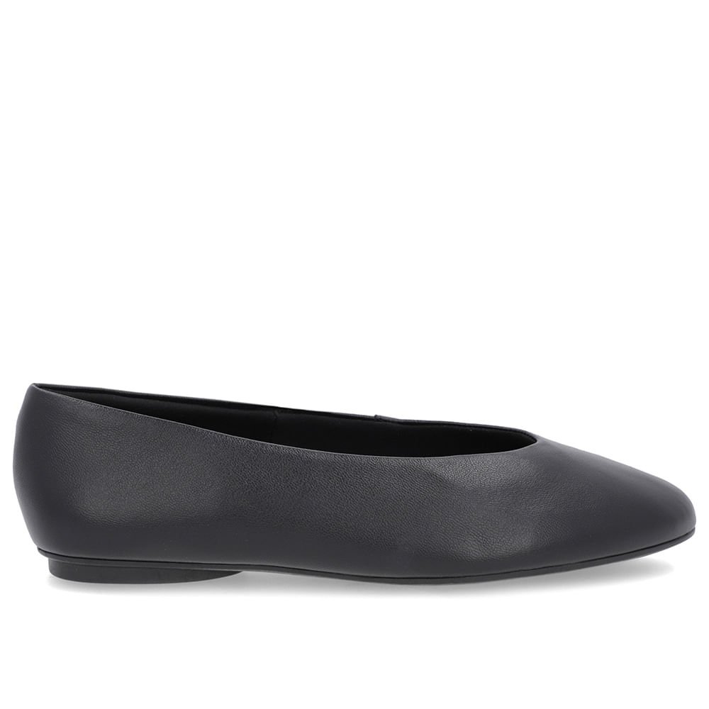 Sapatilha Preta Couro Recorte Redondo