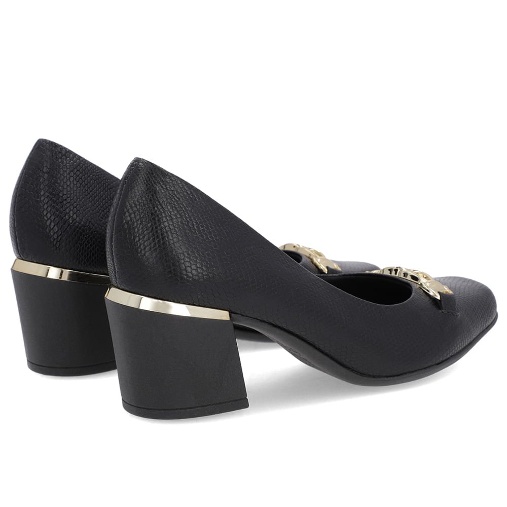 Scarpin Preto Textura Couro Bico Quadrado Detalhe Salto Preto 3