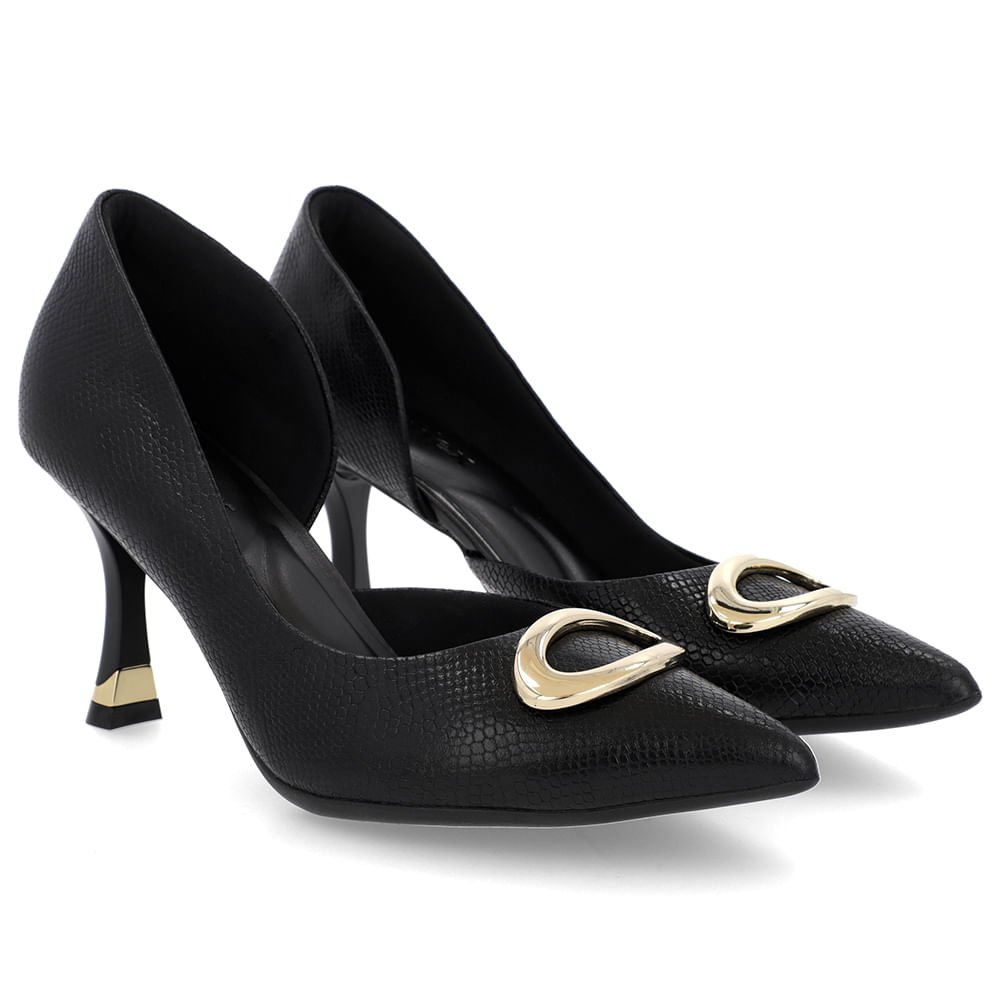 Scarpin Preto Couro Textura Bico Fino Detalhe Salto Preto 2