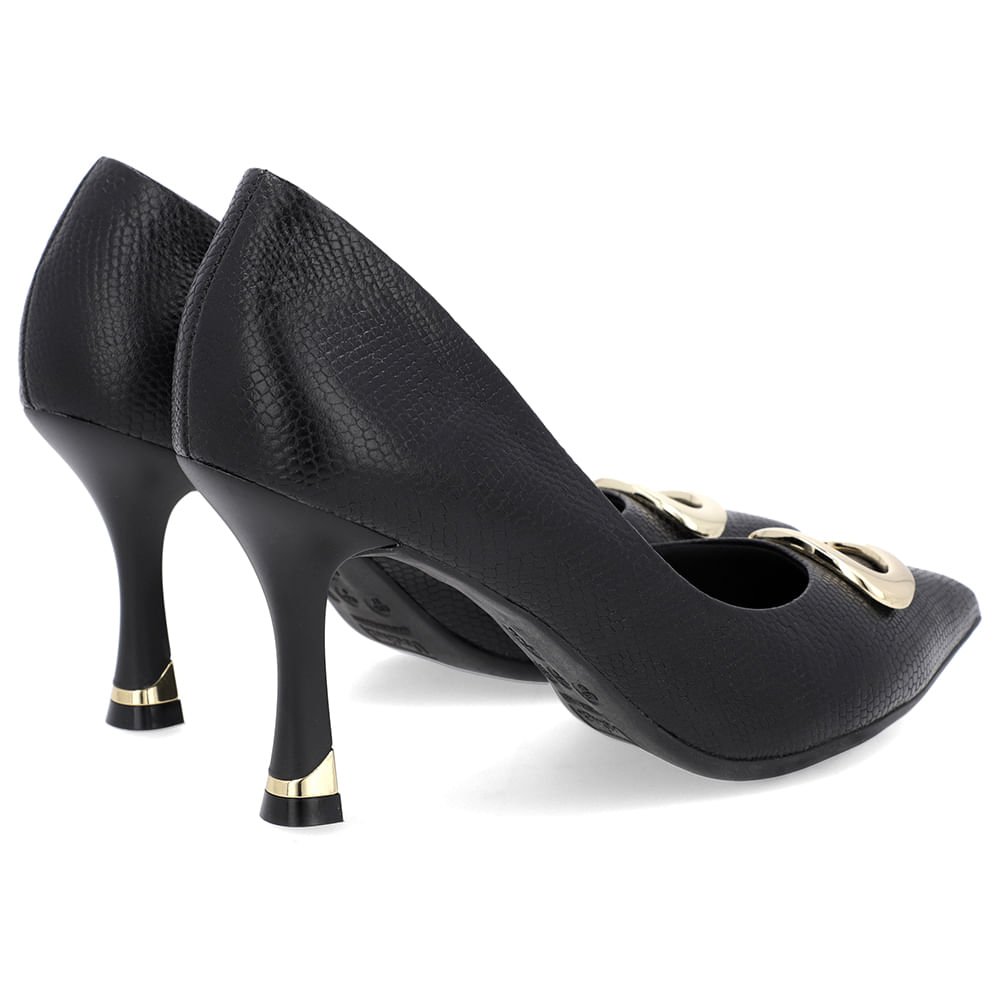 Scarpin Preto Couro Textura Bico Fino Detalhe Salto Preto 3