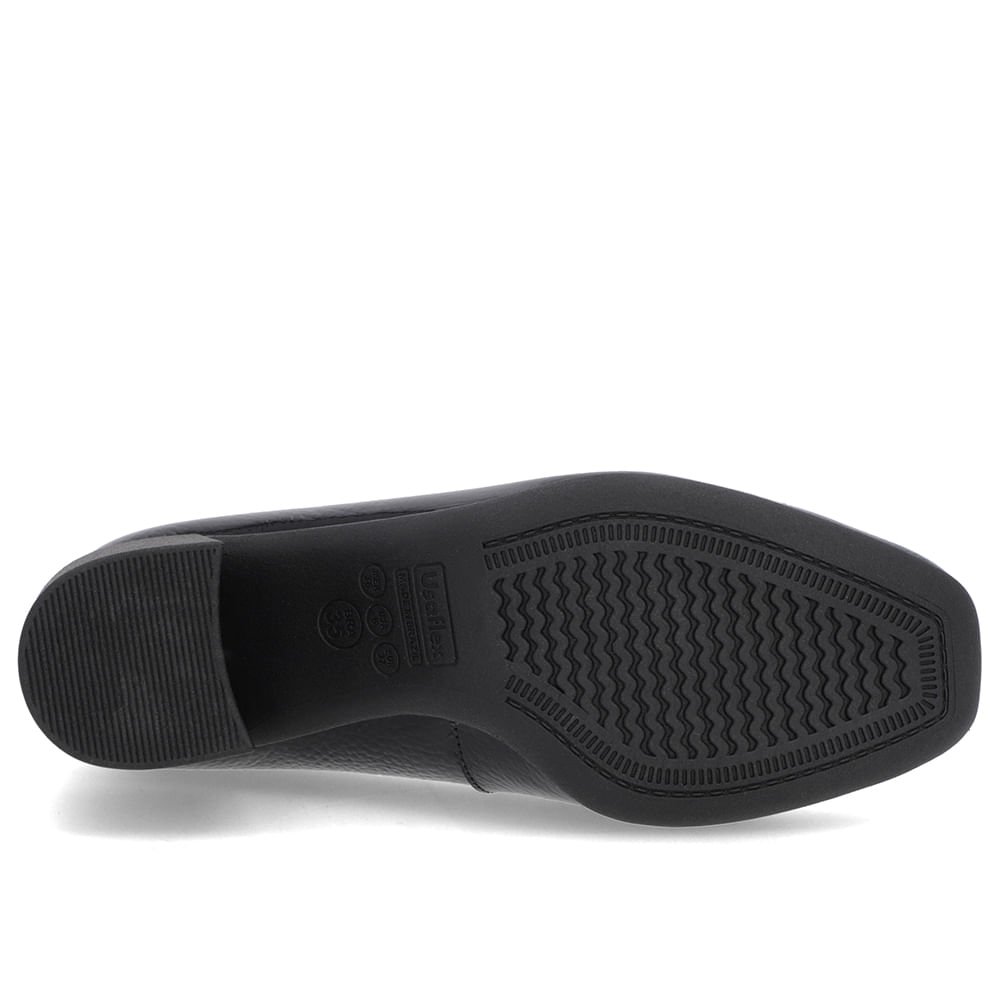 Scarpin Preto Verniz Bico Quadrado Detalhe Salto Preto 5