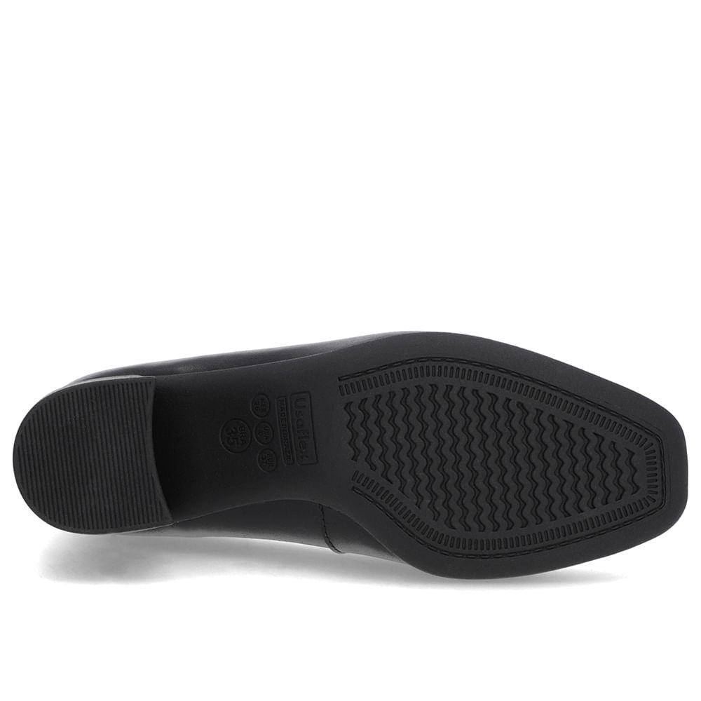 Scarpin Preto Couro Bico Quadrado Detalhe Salto Preto 5