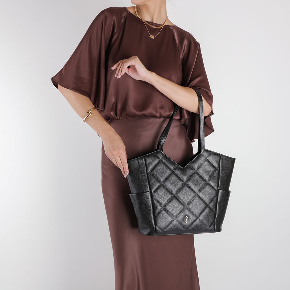 Bolsa Shopper Couro Preto Matelassê Detalhe Recorte Preto 4