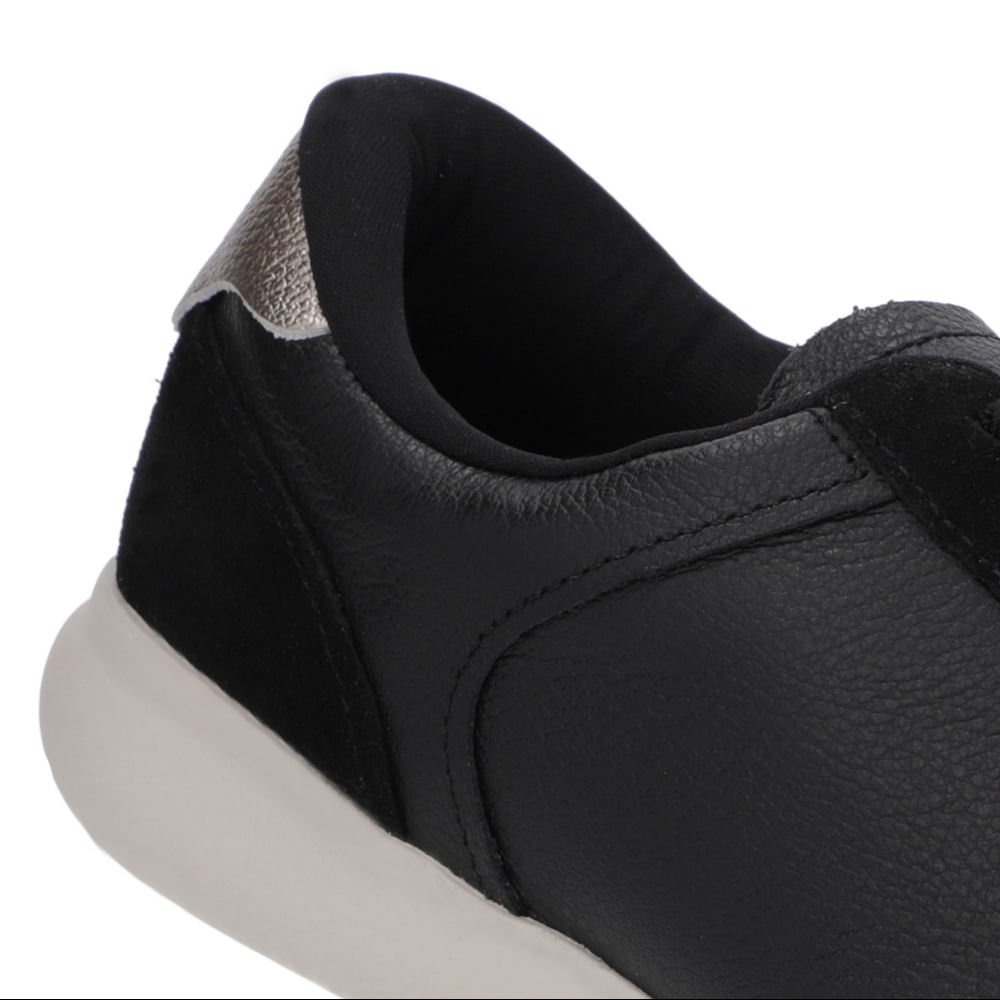 Tênis Preto Couro Detalhe Prata Preto 4