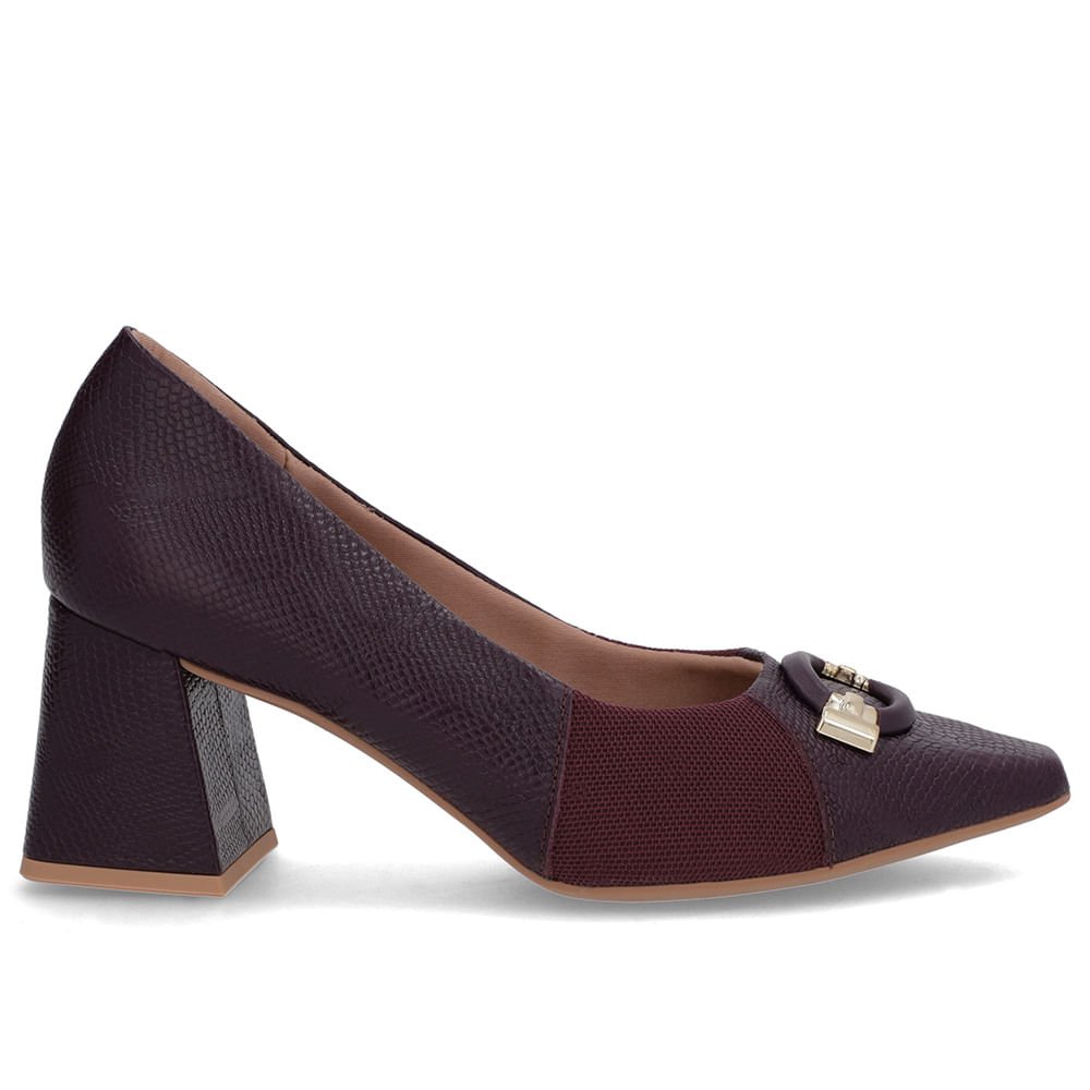 Scarpin Roxo Couro Detalhe Textura