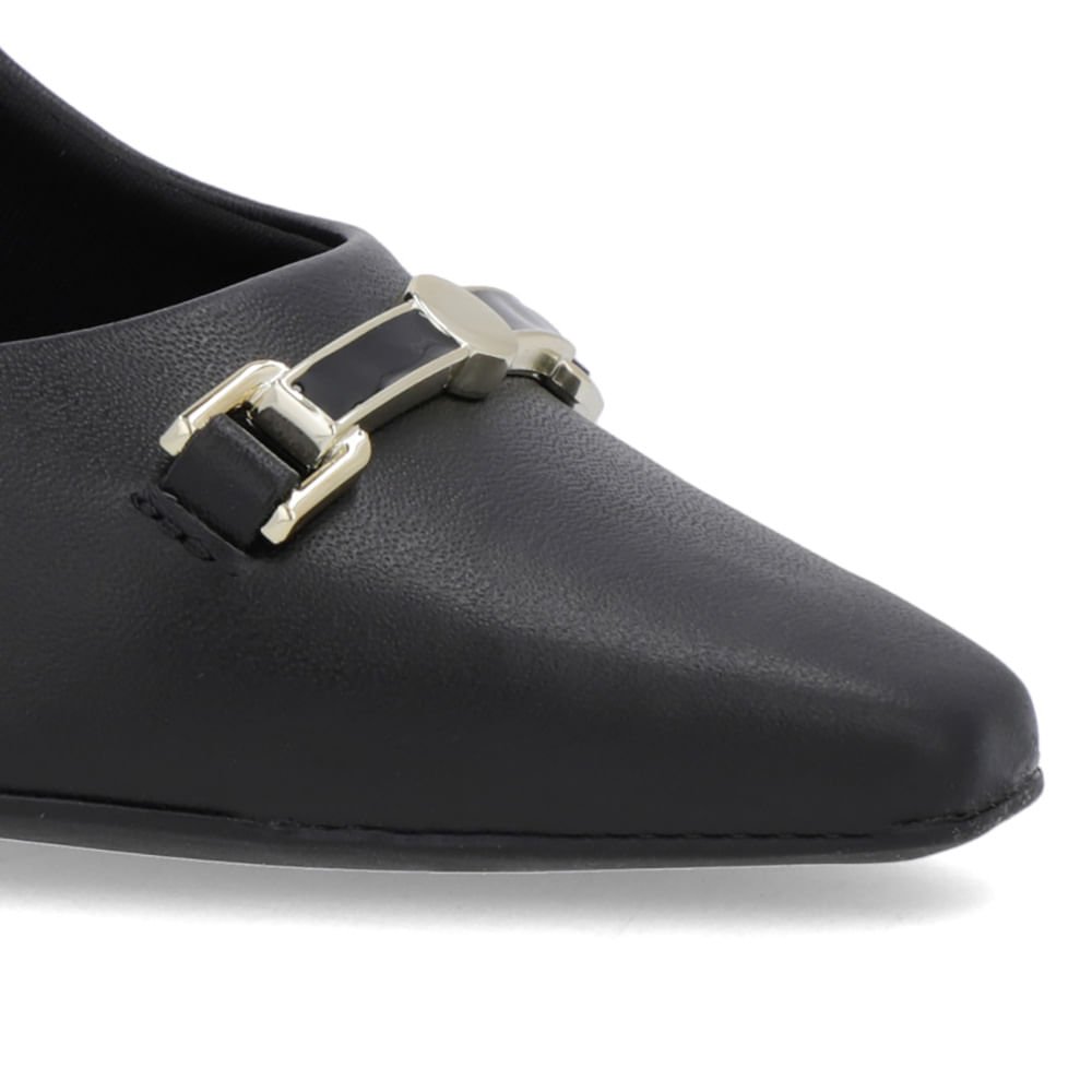 Scarpin Preto Couro Bico Fino Detalhe Geométrico Preto 4