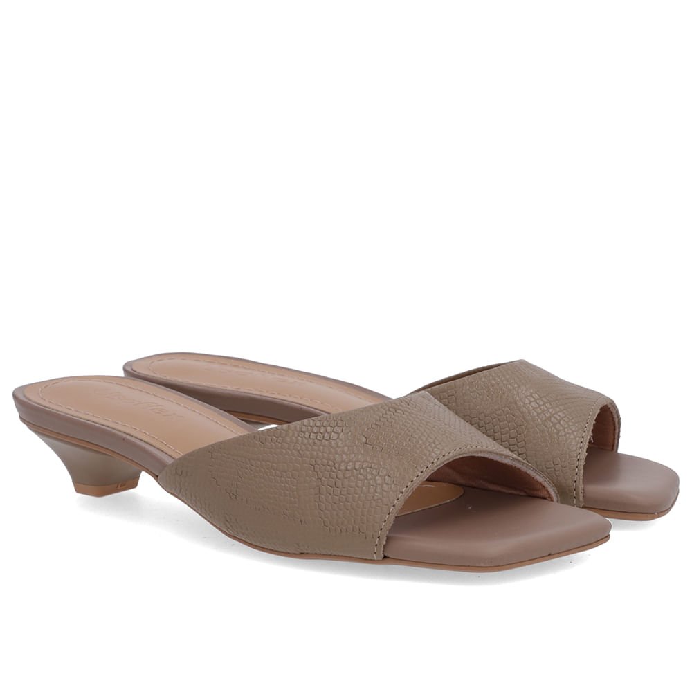 Tamanco Marrom Couro Textura Marrom 2