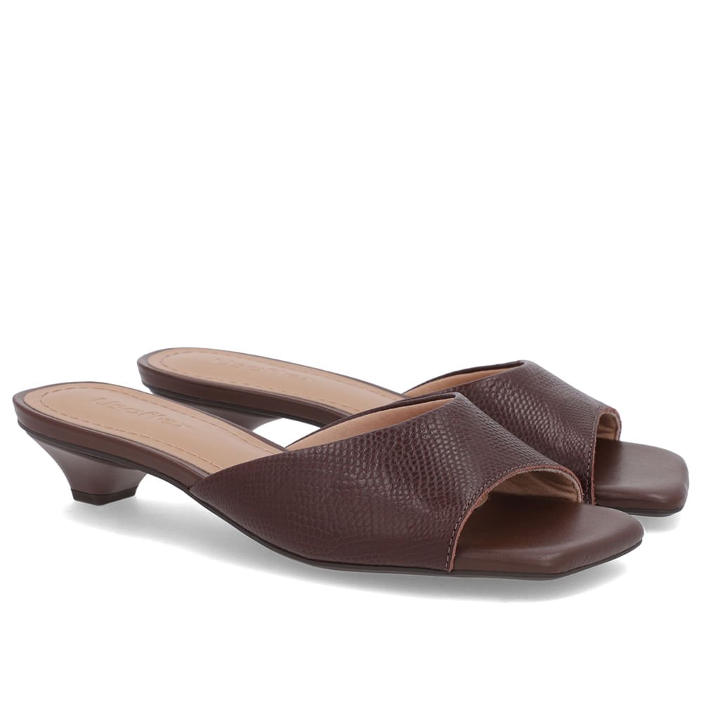 Tamanco Marrom Pinhão Couro Textura Marrom 2