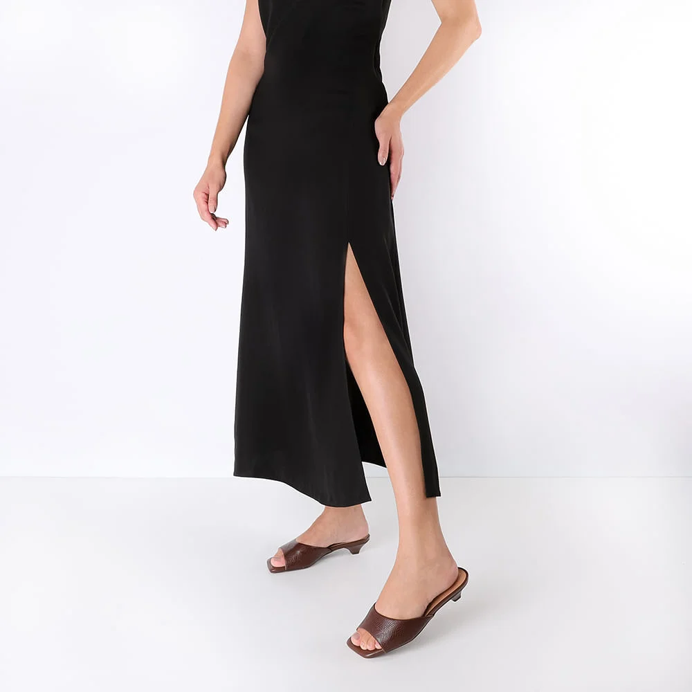 Tamanco Marrom Pinhão Couro Textura Marrom 4