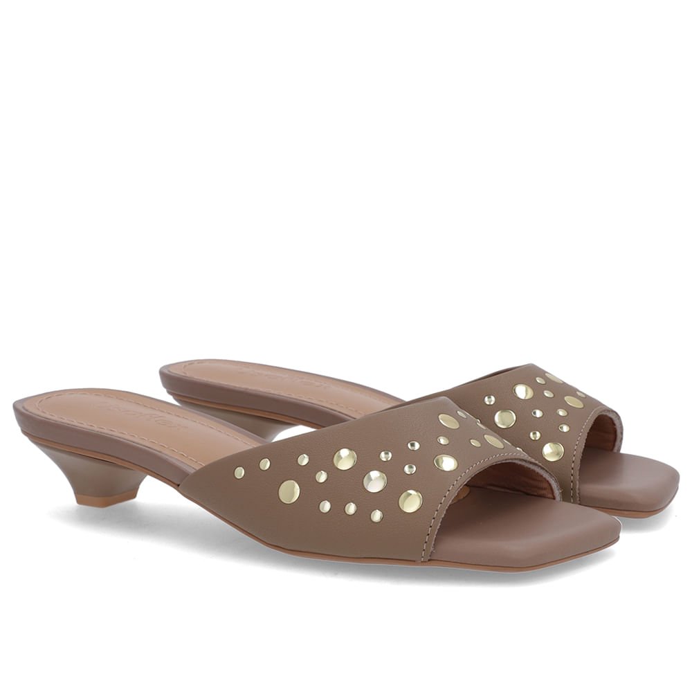 Tamanco Marrom Couro Tachas Marrom 2