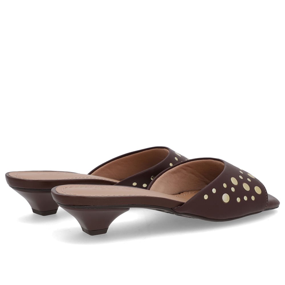 Tamanco Marrom Pinhão Couro Tachas Marrom 3