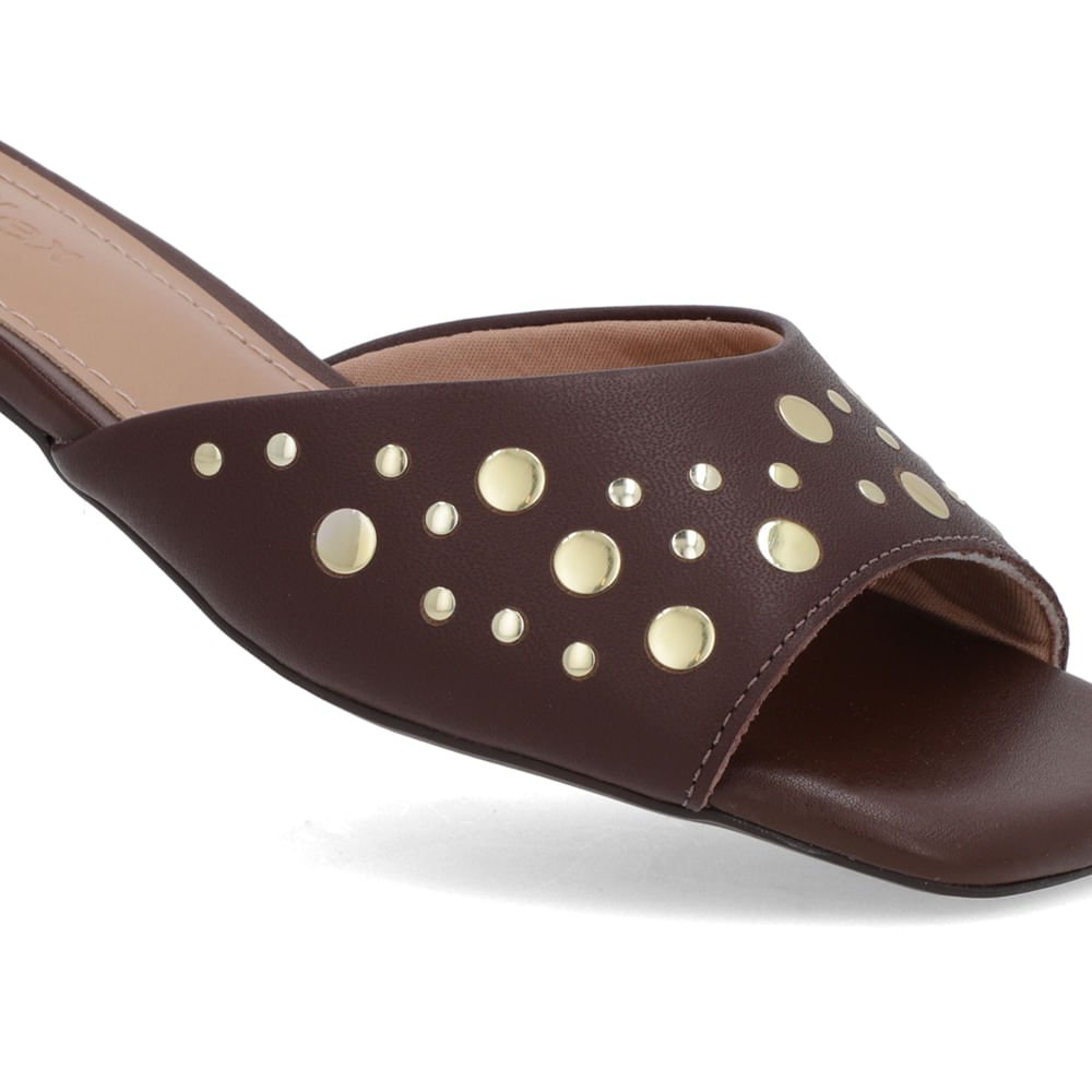 Tamanco Marrom Pinhão Couro Tachas Marrom 4