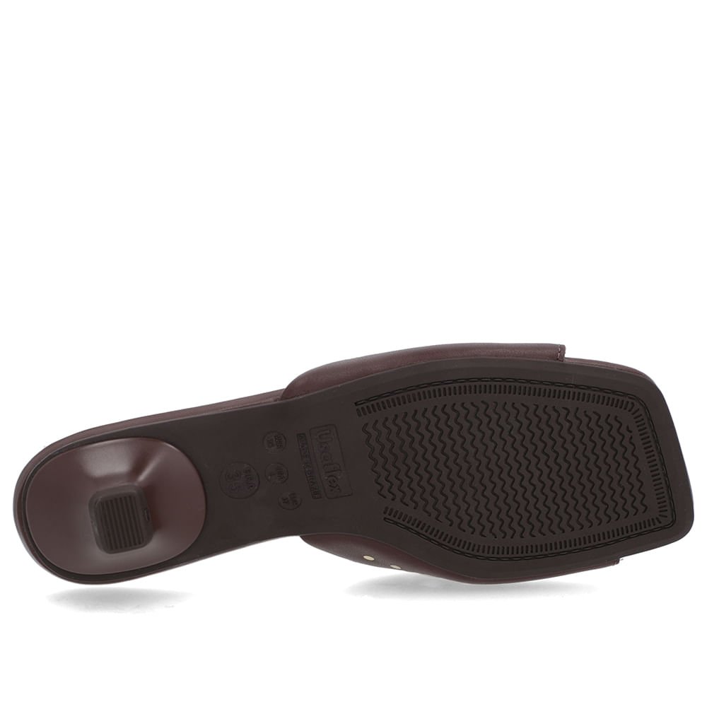 Tamanco Marrom Pinhão Couro Tachas Marrom 5