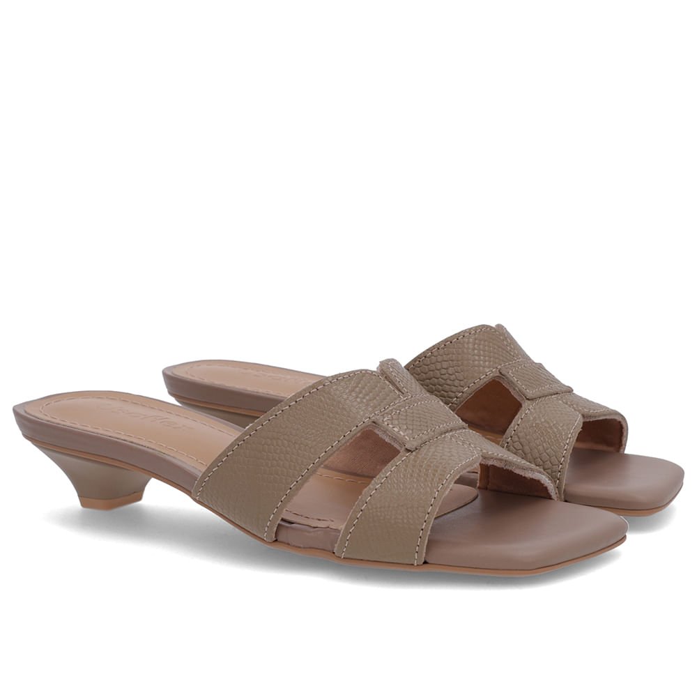 Tamanco Marrom Couro Textura Marrom 2