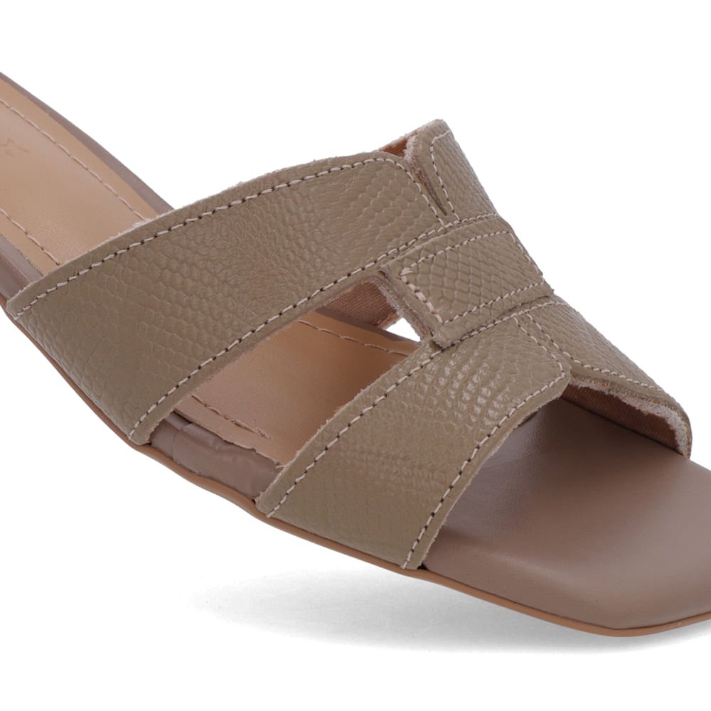 Tamanco Marrom Couro Textura Marrom 4