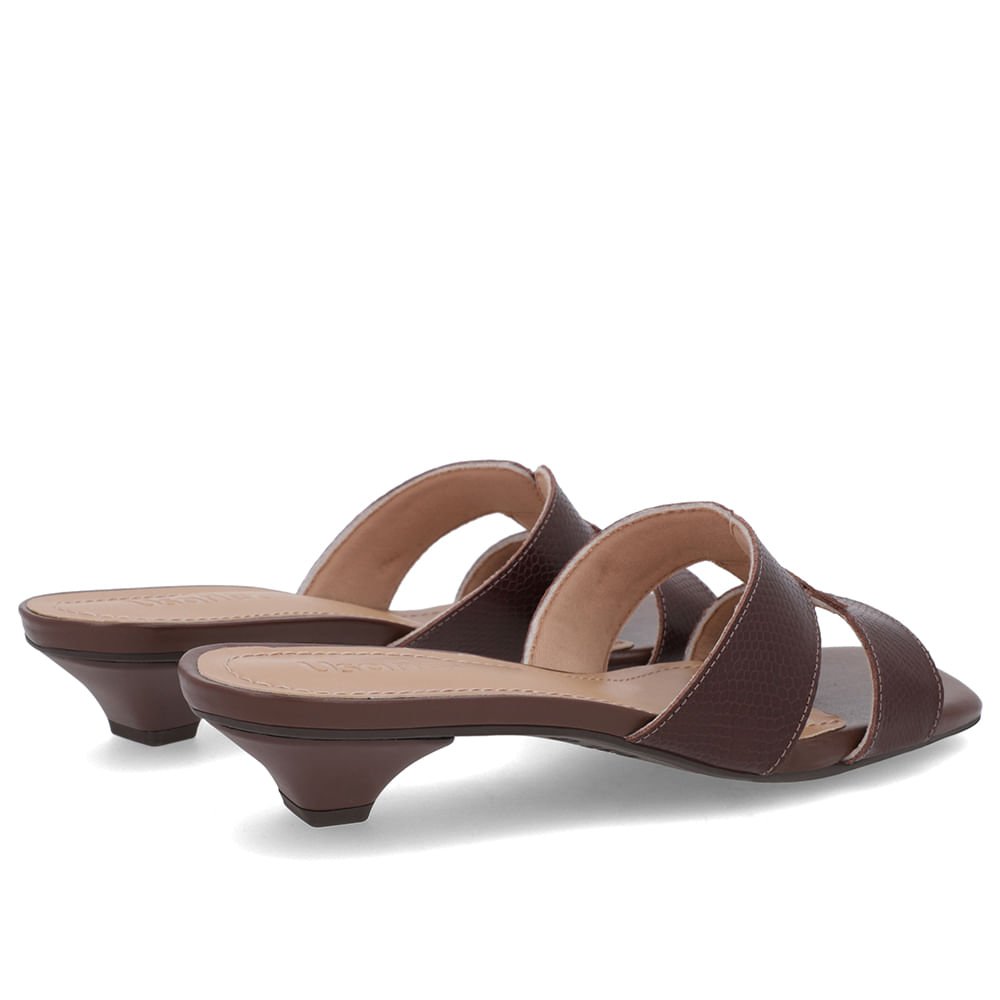 Tamanco Marrom Pinhão Couro Textura Marrom 3