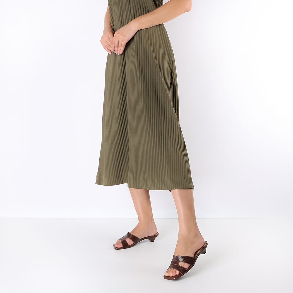 Tamanco Marrom Pinhão Couro Textura Marrom 4