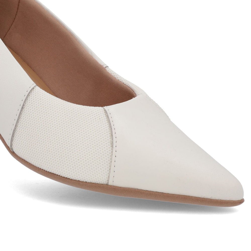 Scarpin Branco Marfim Couro Bico Fino Lateral Tecido Branco 4