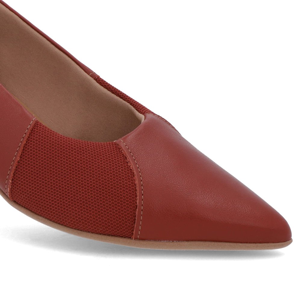 Scarpin Marrom Couro Bico Fino Lateral Tecido Marrom 4