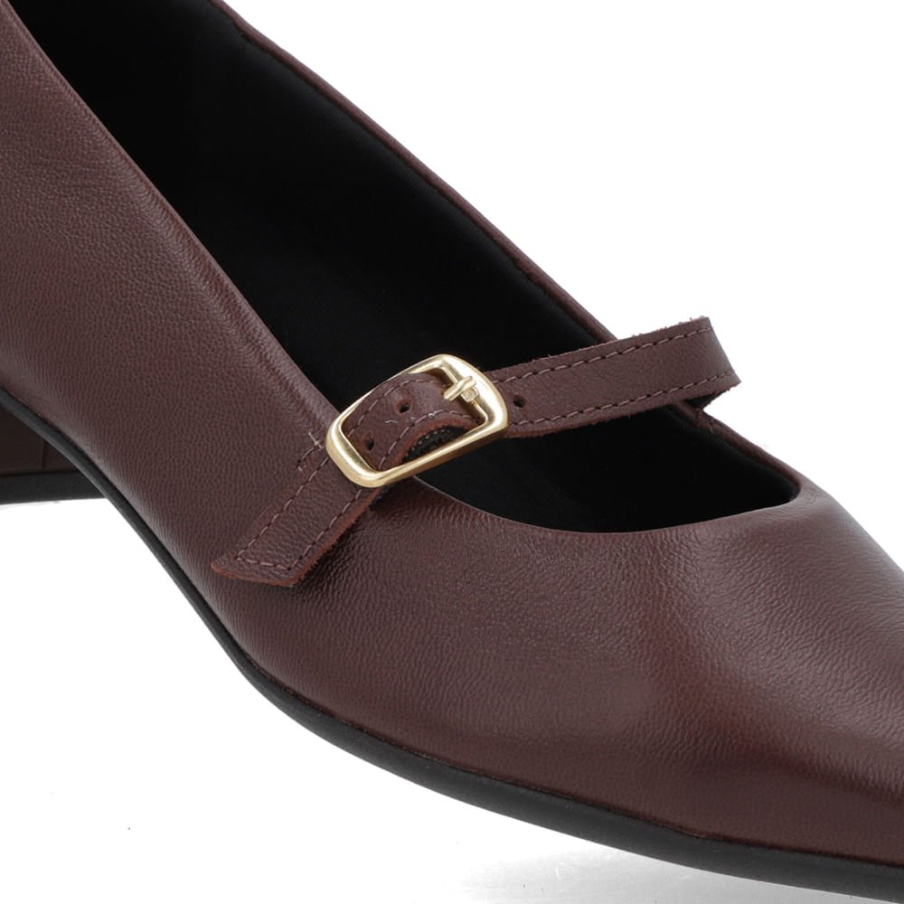 Scarpin Marrom Pinhão Couro Bico Fino Tira Marrom 4