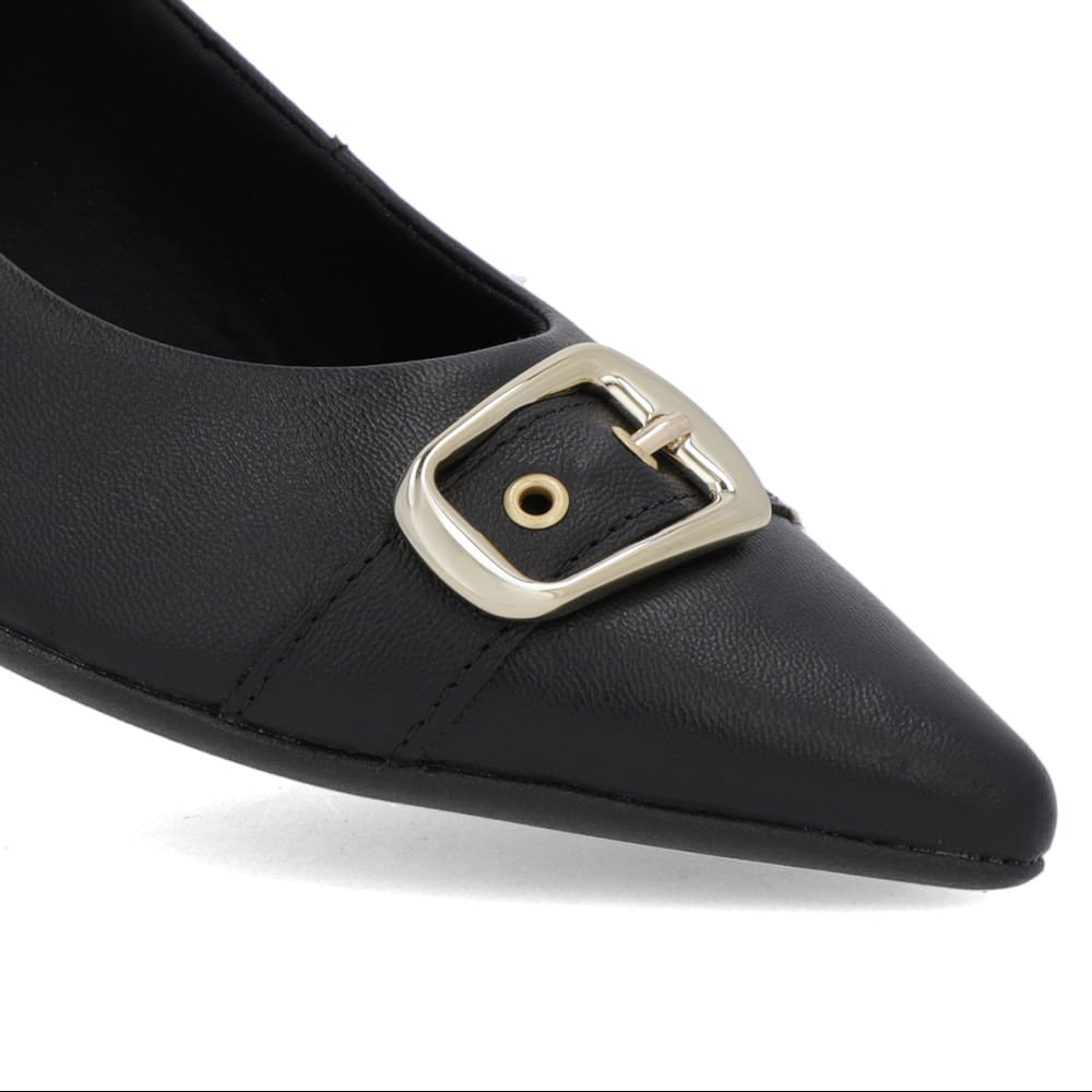 Scarpin Preto Couro Bico Fino Fivela Preto 4