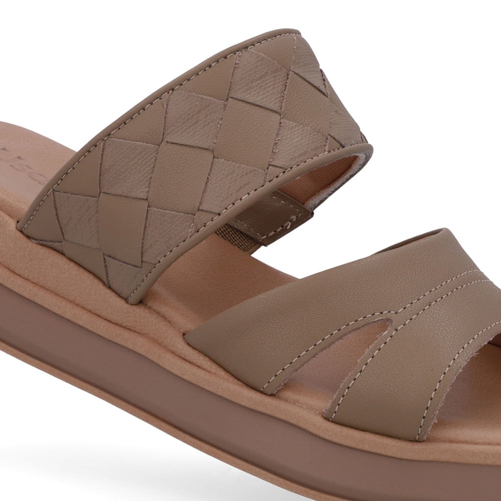 Tamanco Marrom Fendi Couro Tira Trançada Marrom 4