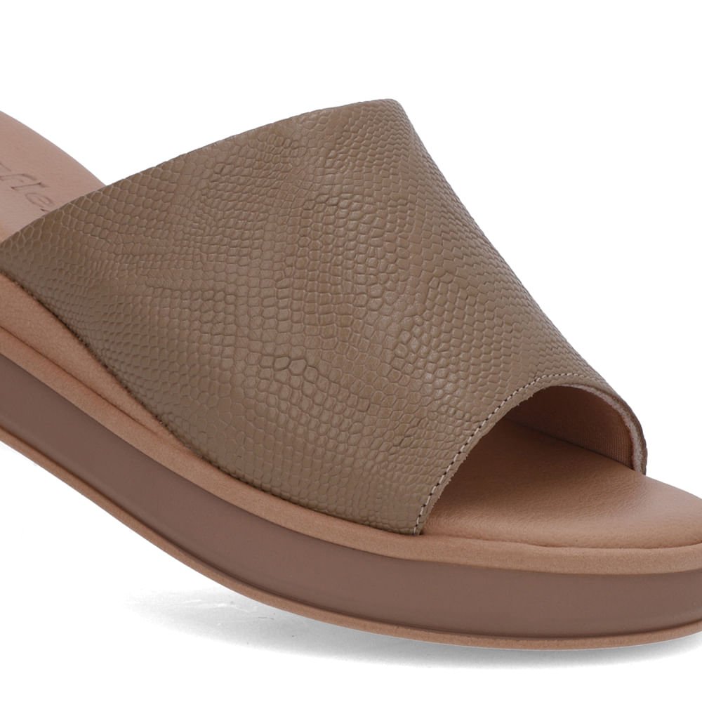 Tamanco Marrom Couro Tira Textura Marrom 4