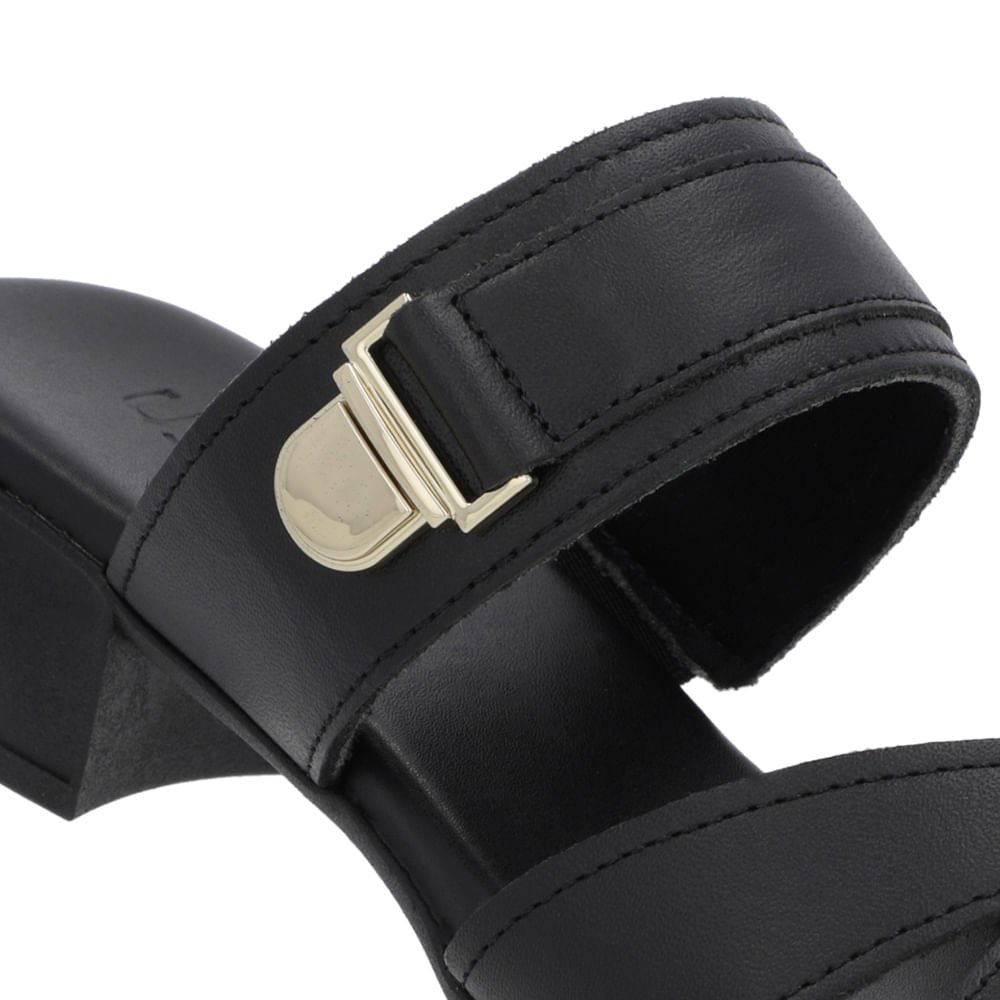 Tamanco Salto Bloco Couro Preto Enfeite Preto 4