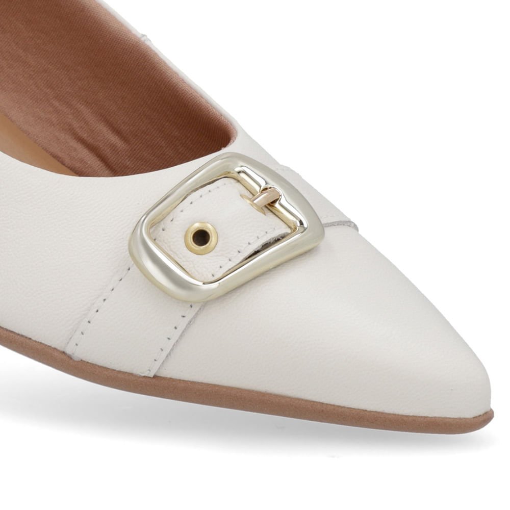 Scarpin Branco Marfim Couro Bico Fino Fivela Branco 4