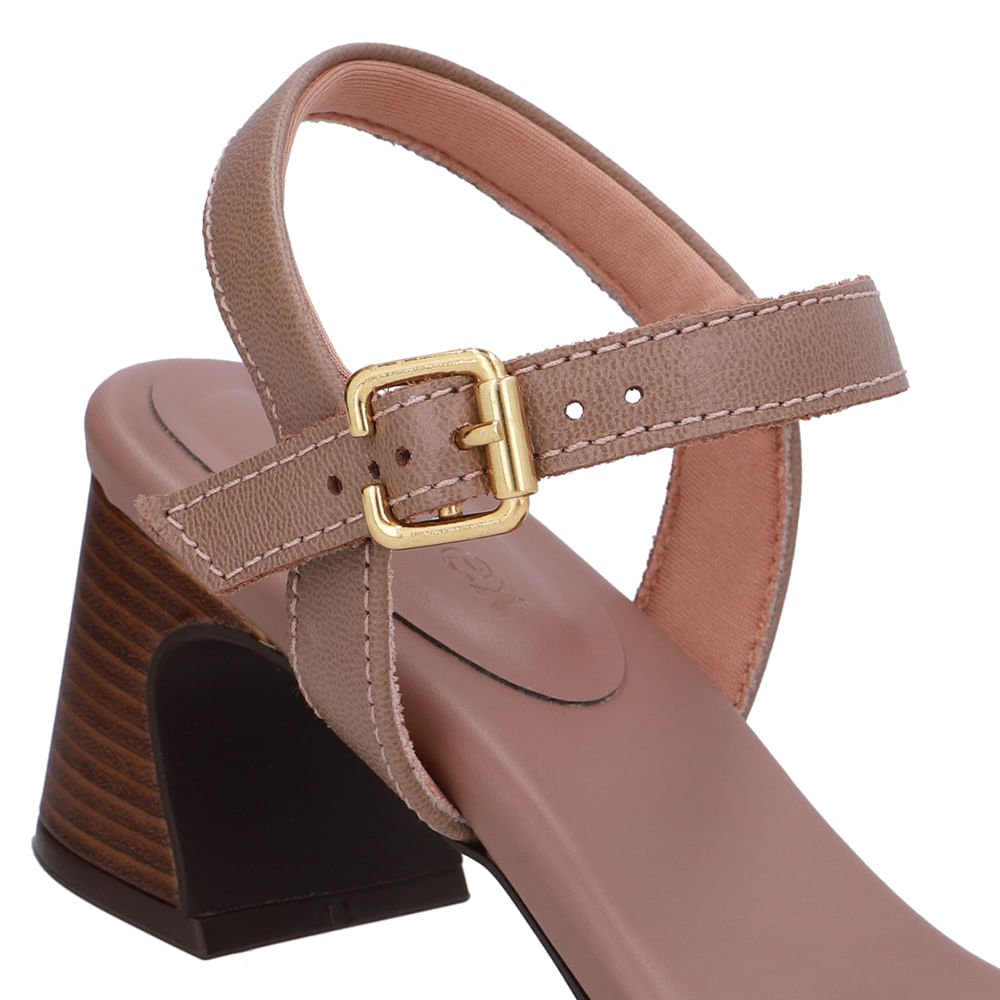 Sandália Couro Marrom Fendi Detalhe Fivela Marrom 4