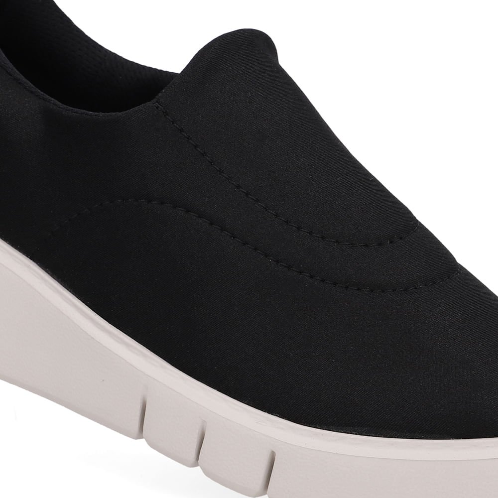 Tênis Tecido Preto Costura Enfeite Preto 4