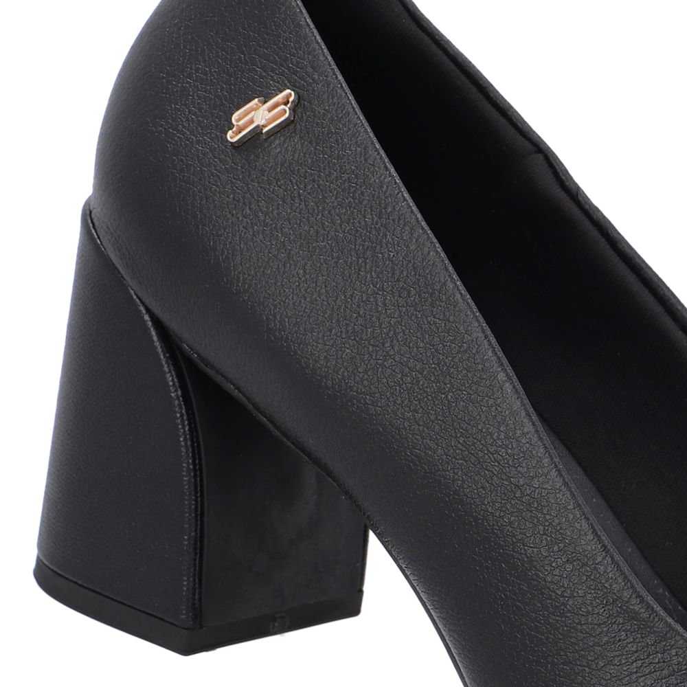 Scarpin Preto Couro Salto Geométrico Preto 4