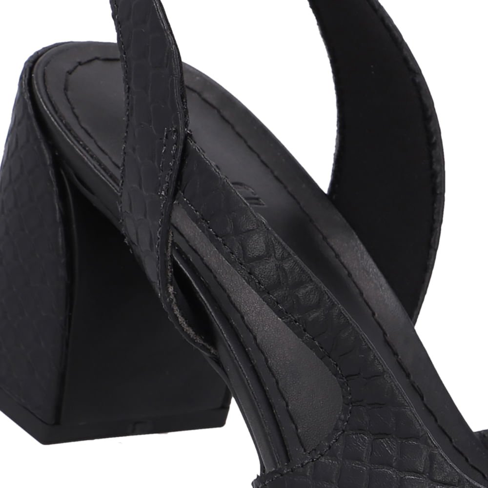 Slingback Preto Bico Redondo Recorte Lateral Preto 4