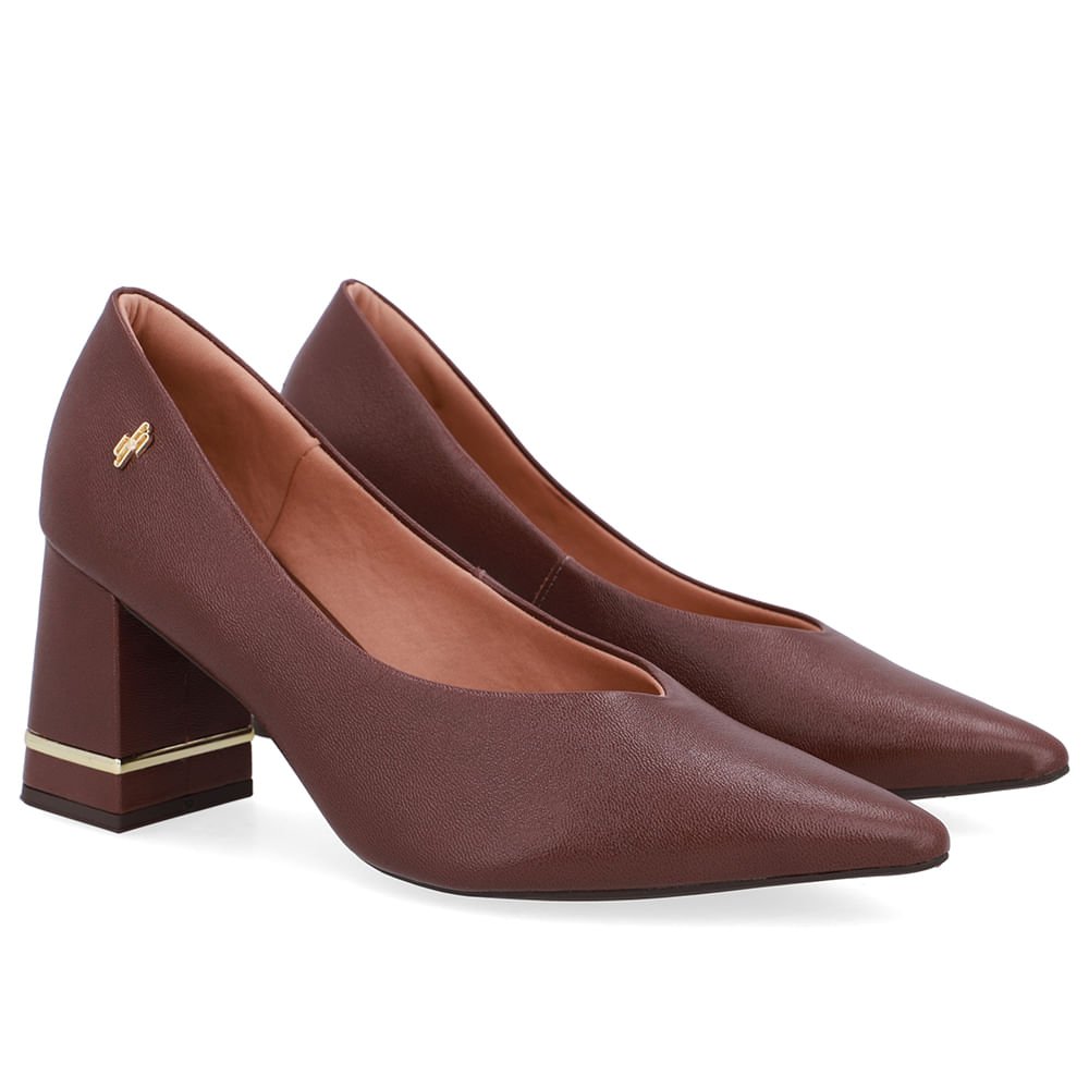 Scarpin Bico Fino Couro Marrom Pinhão Detalhe Salto Pinhão 2