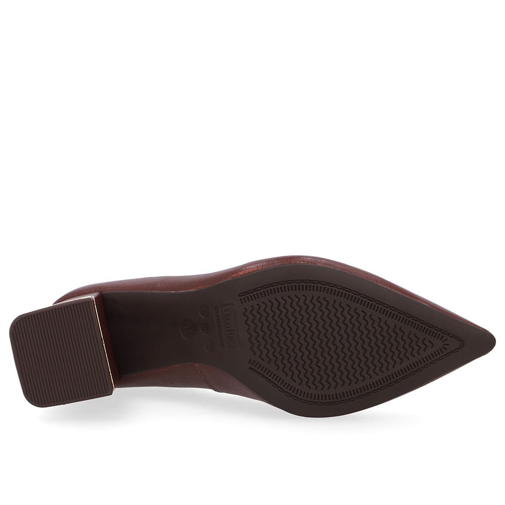 Scarpin Bico Fino Couro Marrom Pinhão Detalhe Salto Pinhão 5