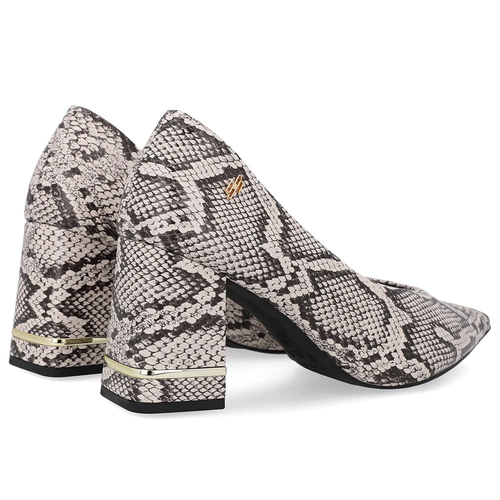 Scarpin Bico Fino Couro Cobra Natural Detalhe Salto Animal Print 3