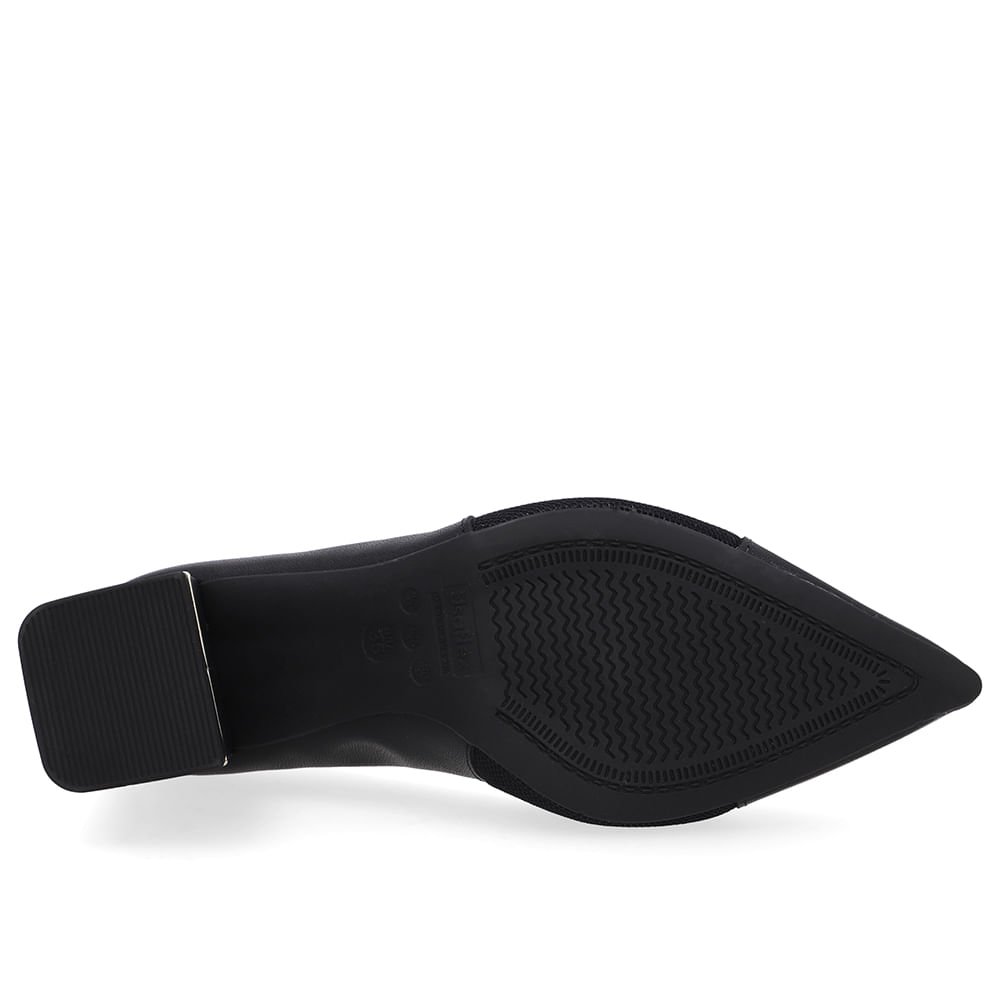 Scarpin Couro Preto Detalhe Salto Preto 5