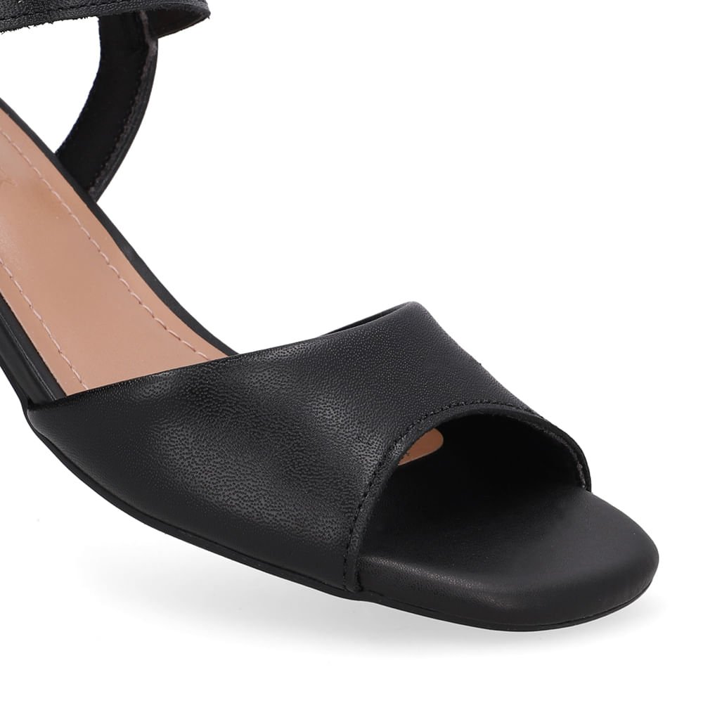 Sandália Couro Salto Médio Tira Preta Preto 4