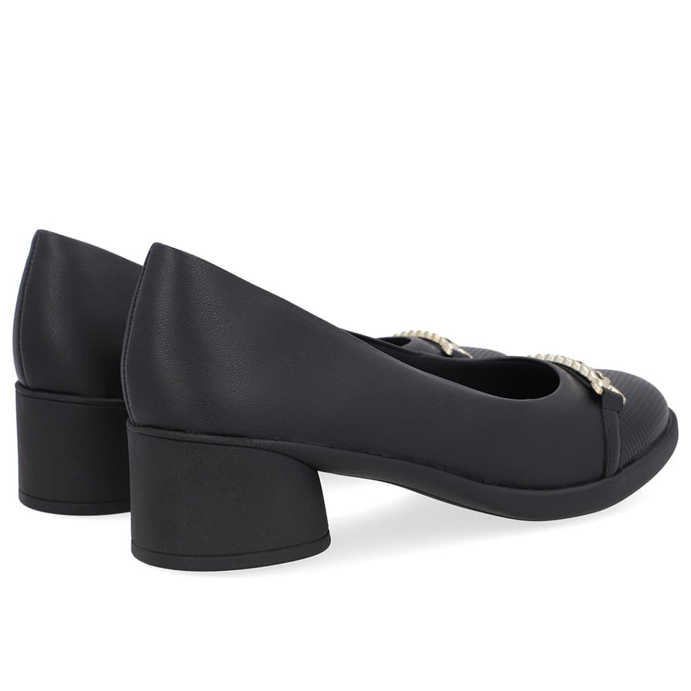 Scarpin Preto Couro Enfeite Preto 3
