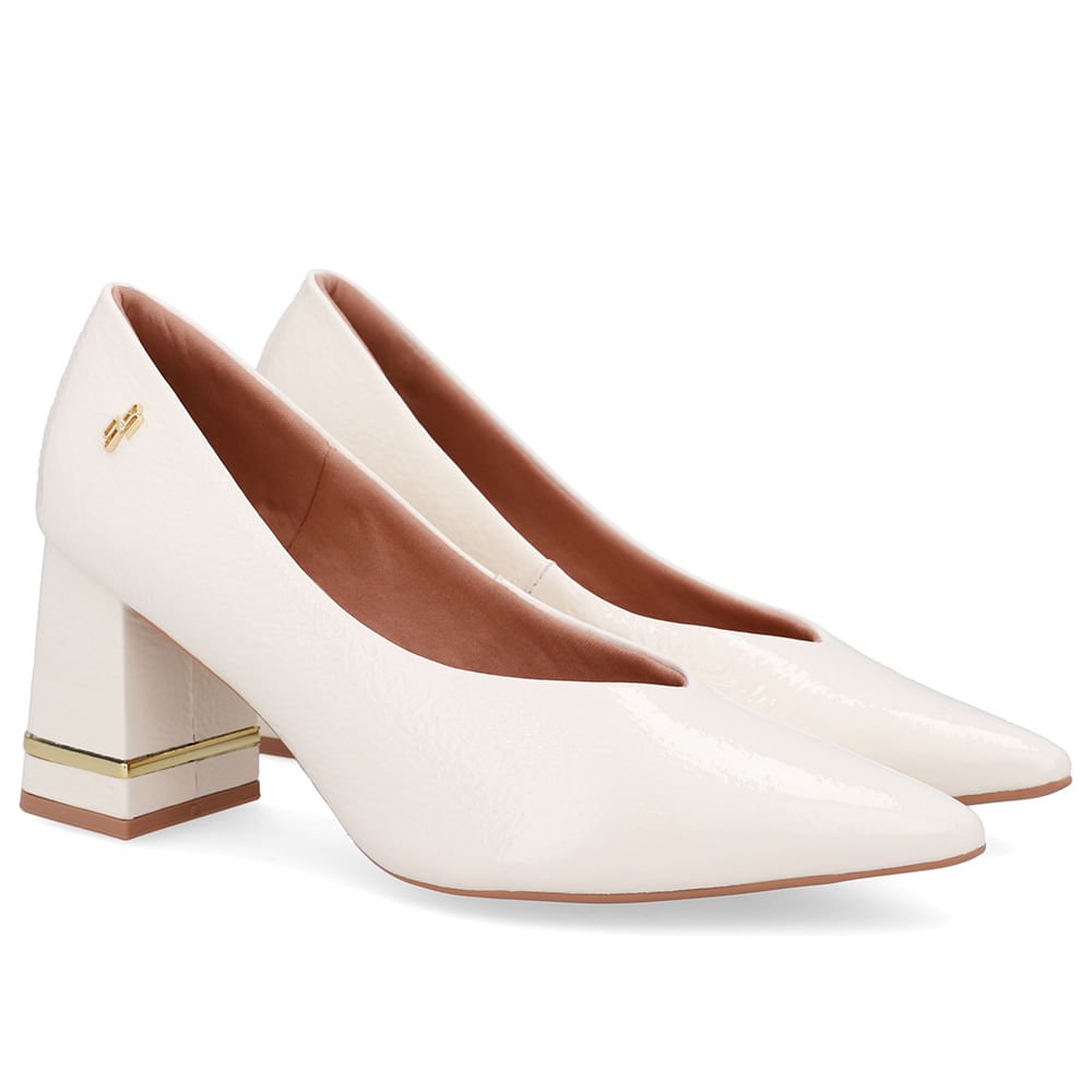 Scarpin Bico Fino Verniz Branco Marfim Detalhe Salto Marfim 2