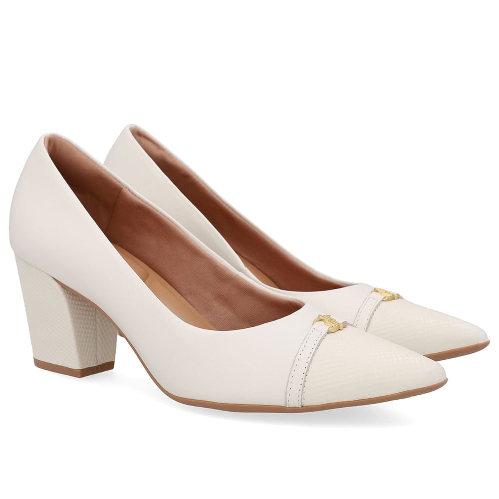 Scarpin Couro Branco Marfim Bico Fino Enfeite Marfim 2