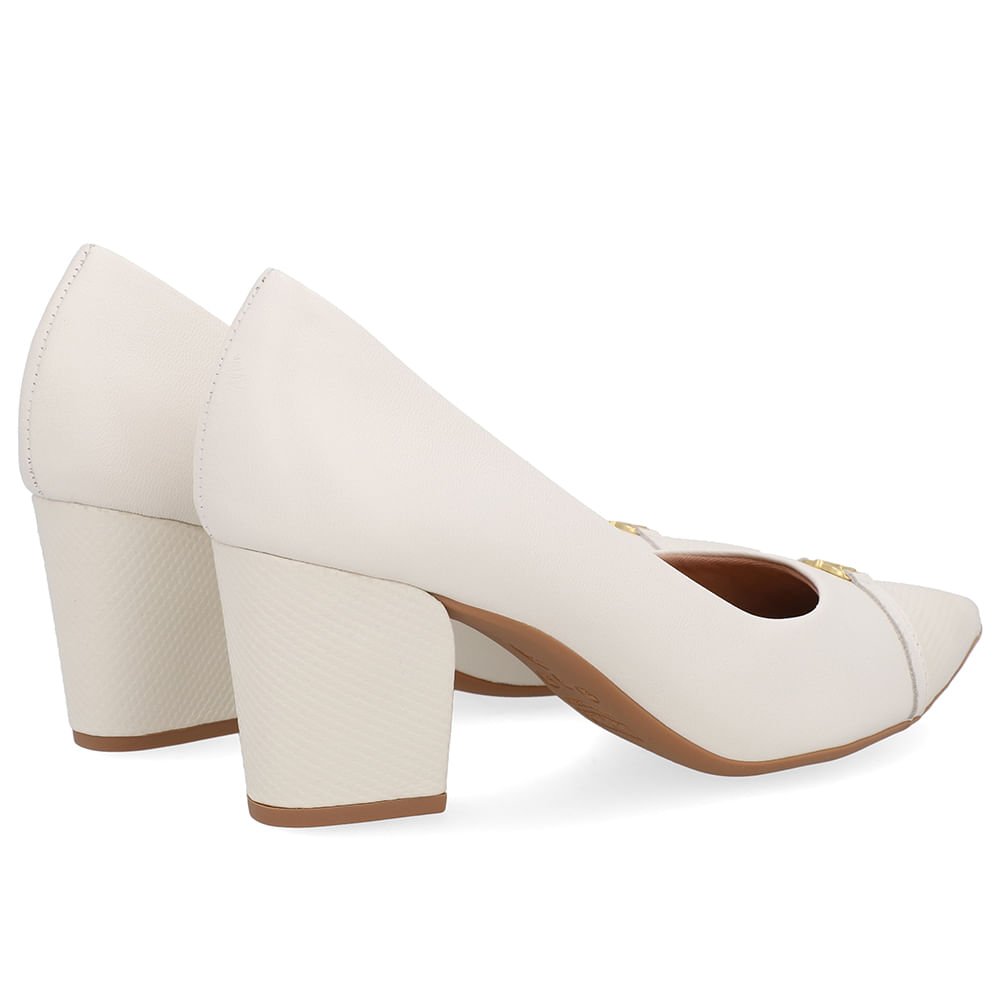 Scarpin Couro Branco Marfim Bico Fino Enfeite Marfim 3