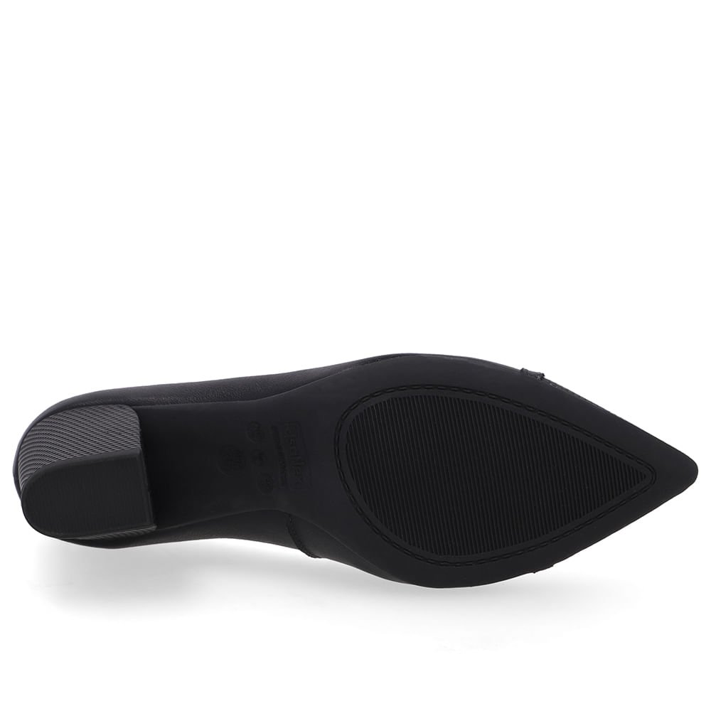 Scarpin Couro Preto Bico Fino Enfeite Preto 5