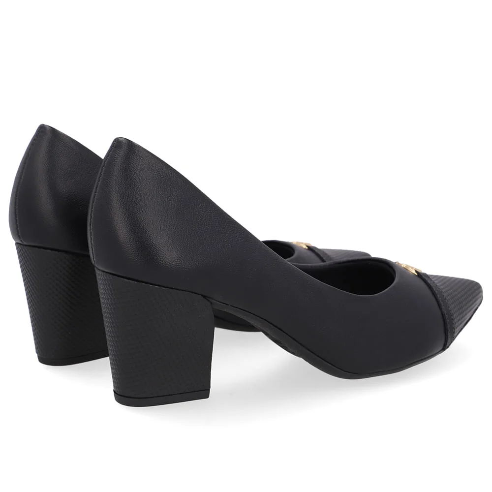 Scarpin Couro Preto Bico Fino Enfeite Preto 3