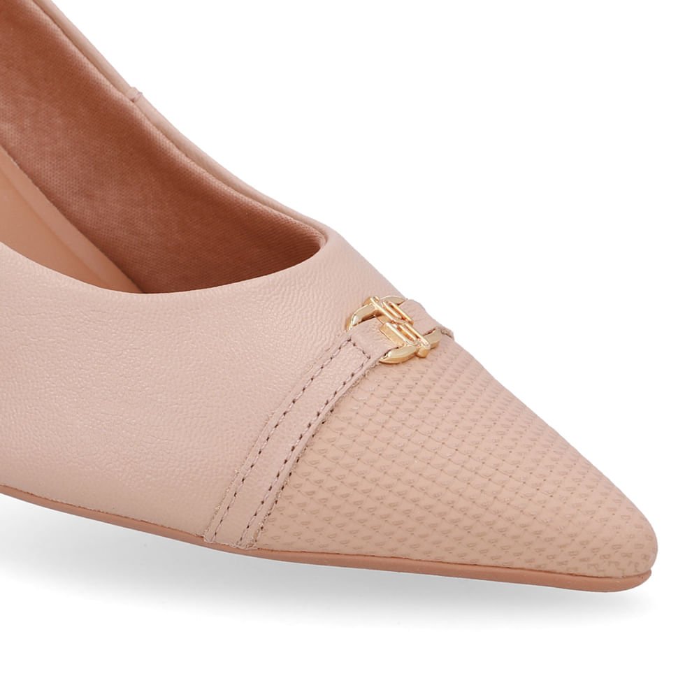 Scarpin Couro Bege Bico Fino Enfeite Bege 4