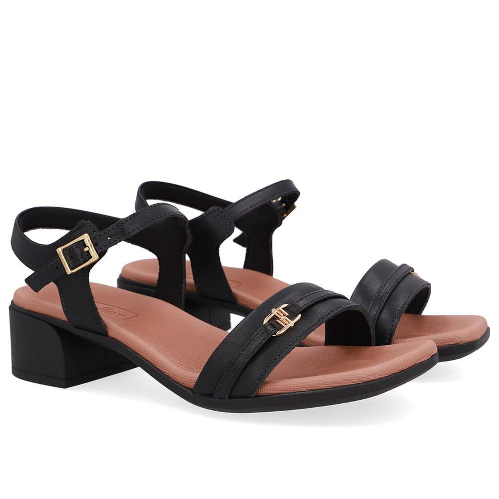 Sandália Couro Preto Tira Enfeite Preto 2
