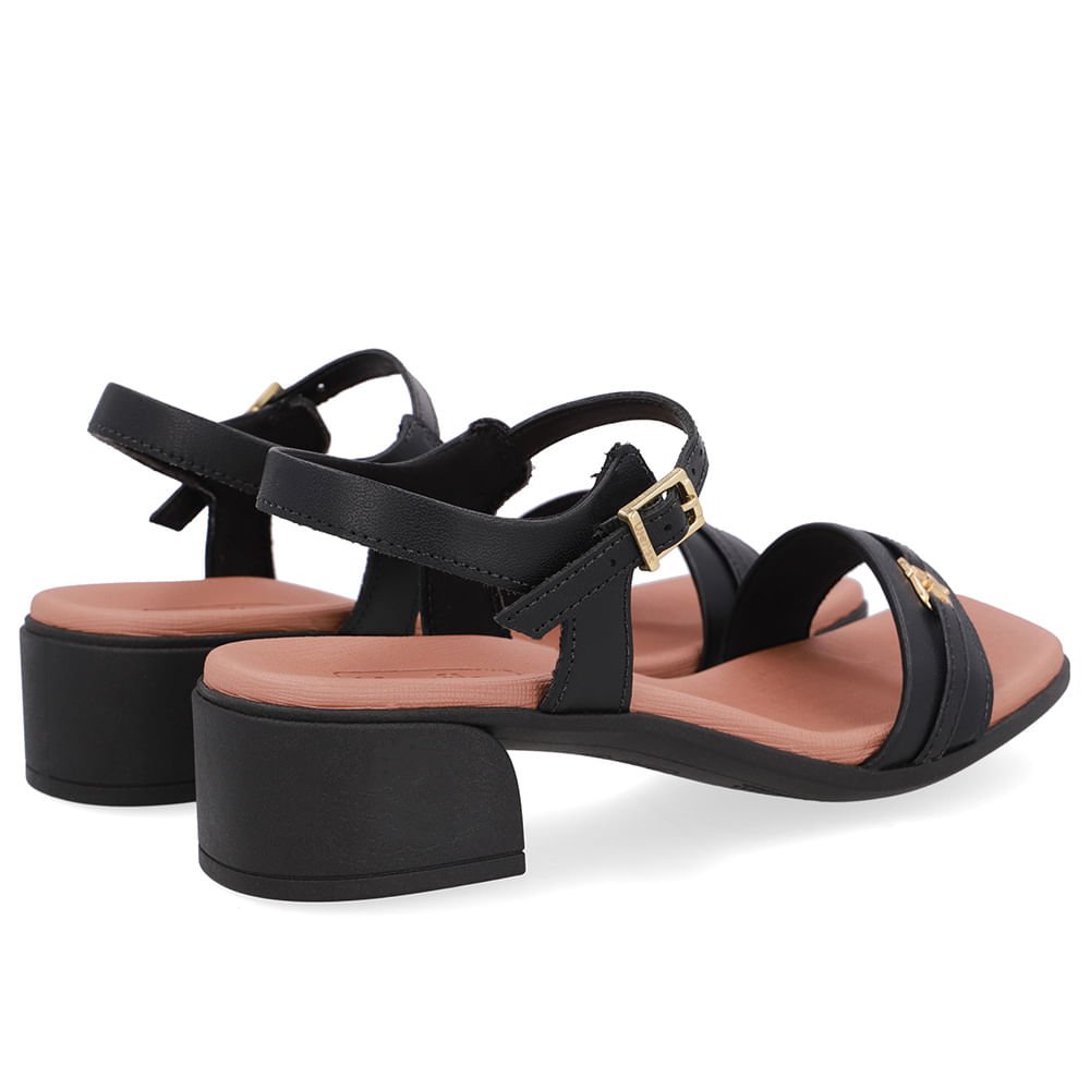 Sandália Couro Preto Tira Enfeite Preto 3