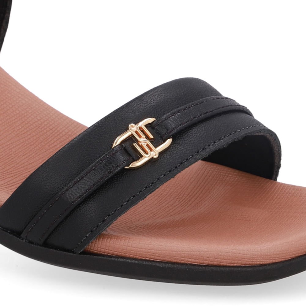 Sandália Couro Preto Tira Enfeite Preto 4
